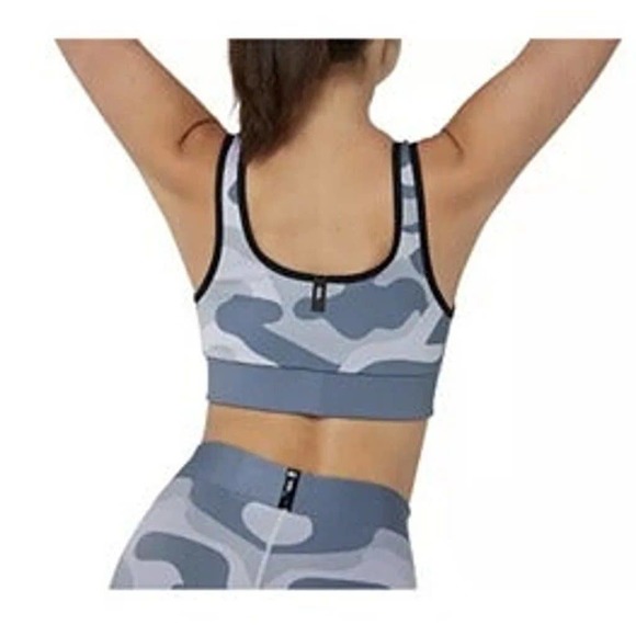 Cor By Ultracor Women's Camo Fest Scoop-Neck Sports Bra-LG - Picture 2 of 2